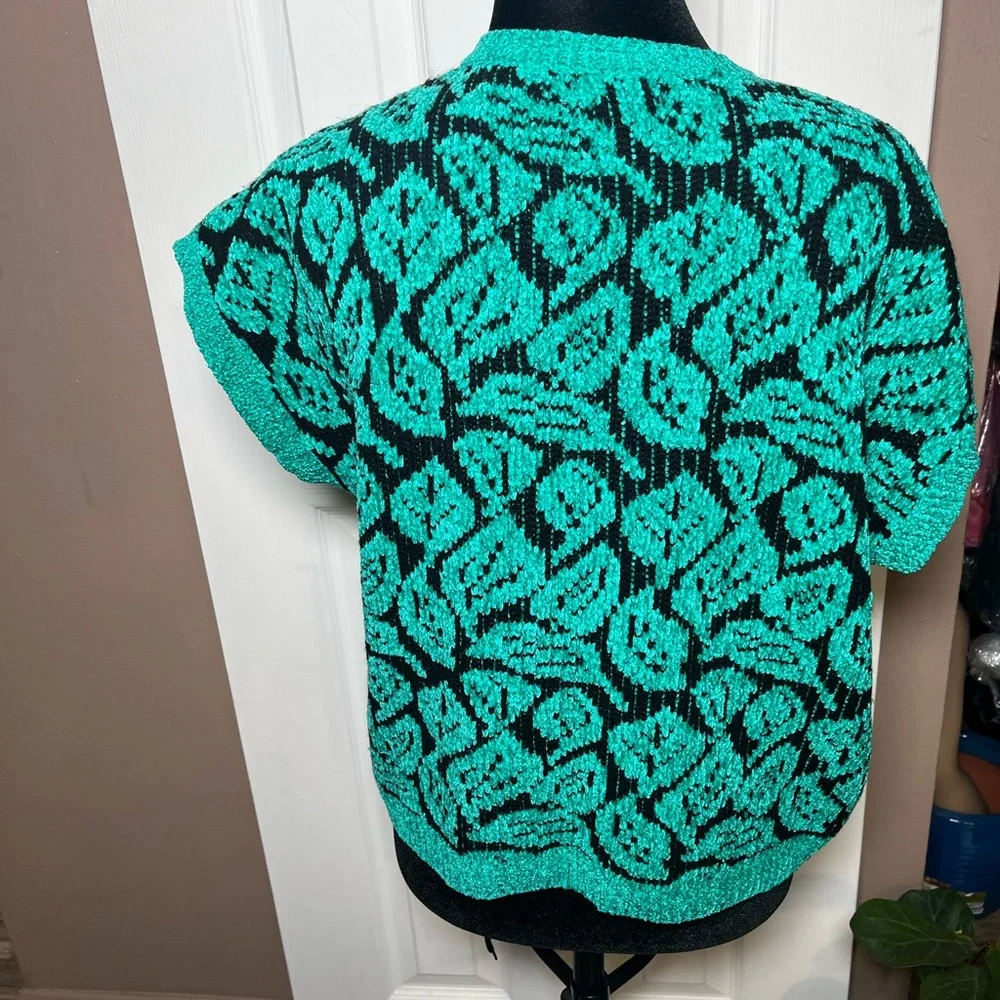 Carducci Women's Sweater Size M Teal & Black Leaf Pattern Knit Pullover V-Neck